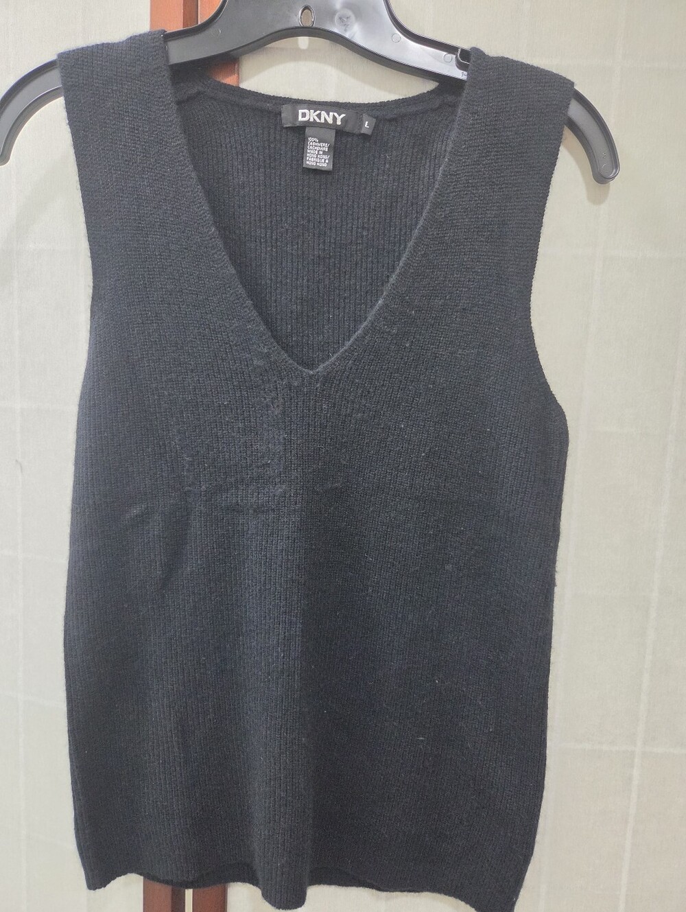 DKNY 100% Cashmere V-Neck Sweater Vest Black Size Large Minimalist Dark Academia